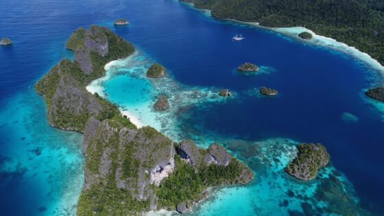 Wayag and Mount Pindito, how to discover the real Raja Ampat