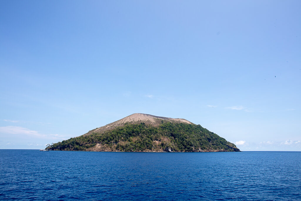 Manuk Island